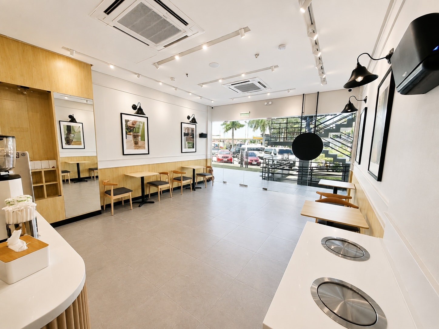 Pick Up Coffee — interior view 3